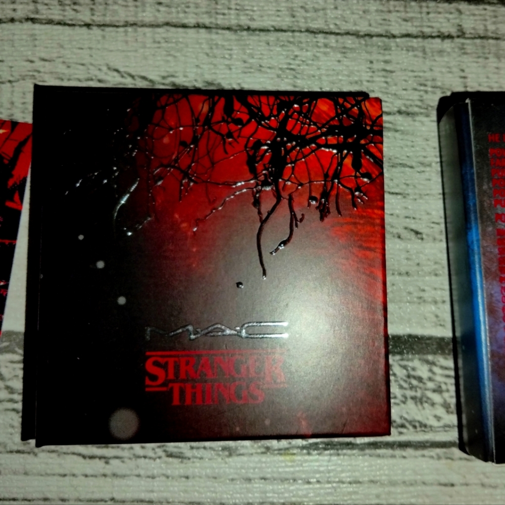 New with packaging MAC Cosmetics He Likes It Cold powder blush Stranger Things